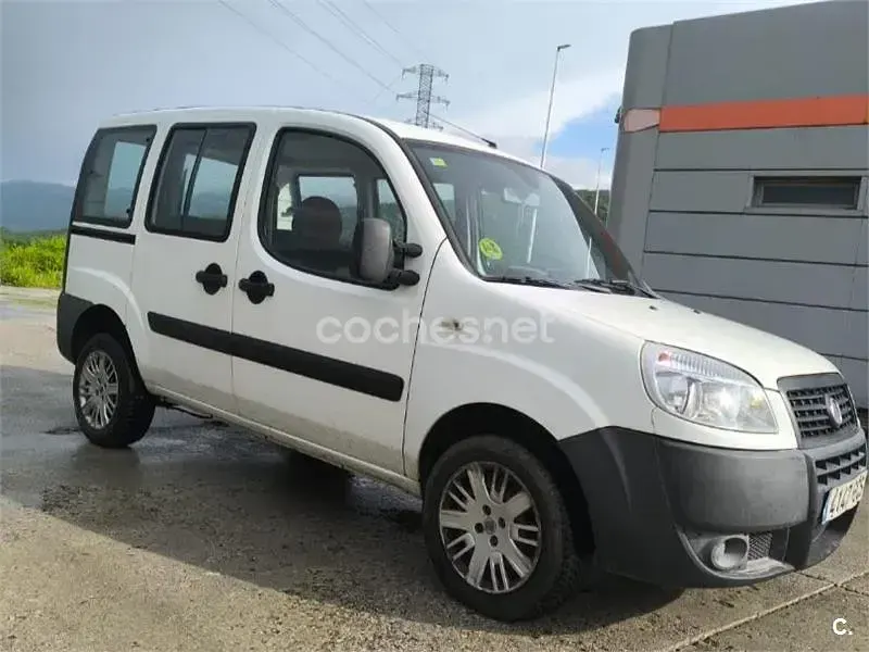 Usado Fiat Doblò Active 75 CV (55 kW) 2009 Blanco Monovolumen