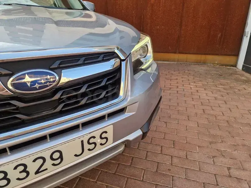 Usado Subaru Forester 148 CV (108 kW) 2017 Gris / plata SUV
