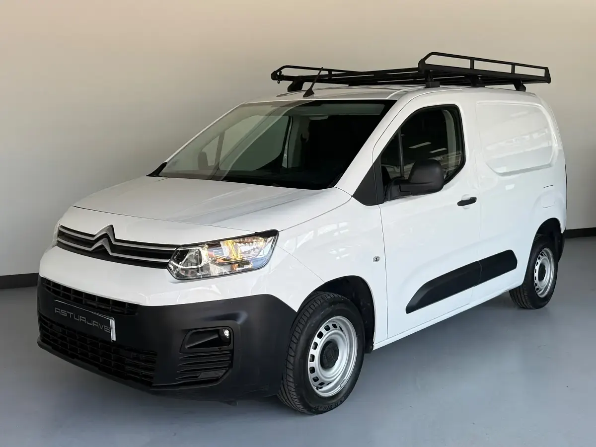 Usado Citroën Berlingo 102 CV (75 kW) 2021 Blanco Monovolumen