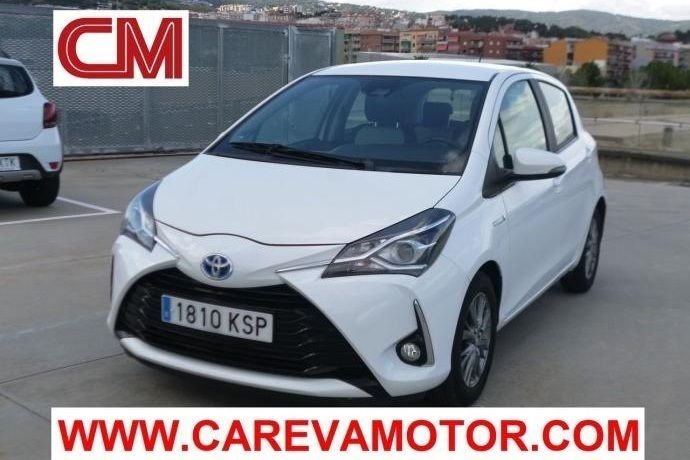 Usado Toyota Yaris Hybrid Active 100 CV (73 kW) 2019 Blanco Berlina
