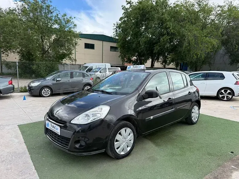 Usado Renault Clio II Authentique 75 CV (55 kW) 2010 Negro Berlina