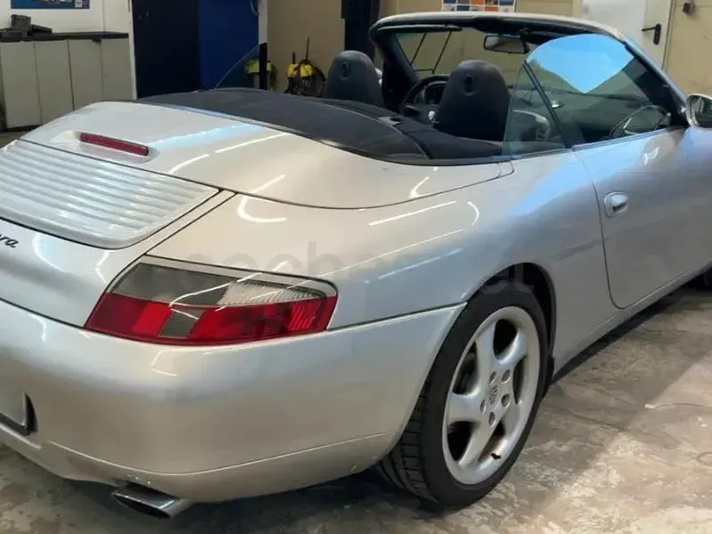 Usado Porsche 911 Carrera Cabriolet 320 CV (235 kW) 2001 Gris / plata Descapotable