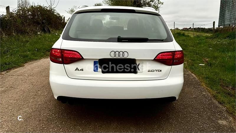 Usado Audi A4 143 CV (105 kW) 2009 Blanco Familiar