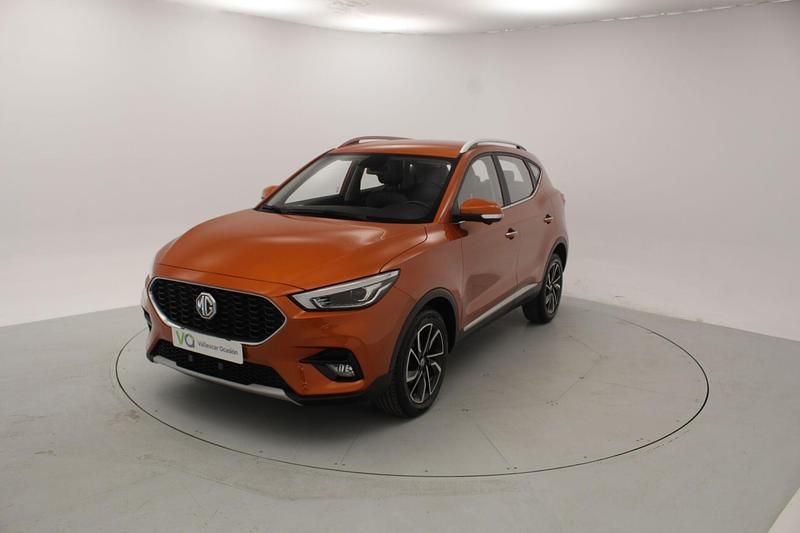 Usado MG ZS Luxury 106 CV (77 kW) 2023 Naranja Berlina