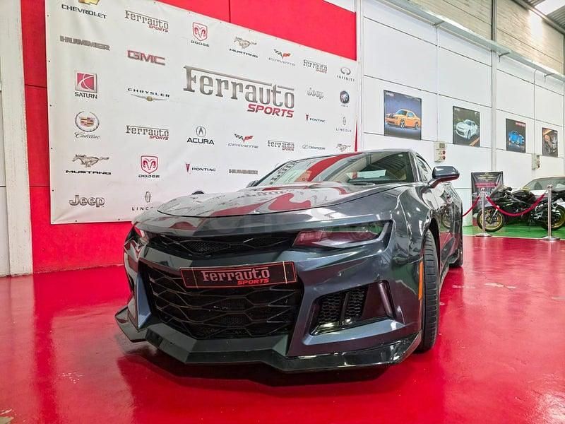 Usado Chevrolet Camaro 405 CV (297 kW) 2020 Gris / plata Coupe