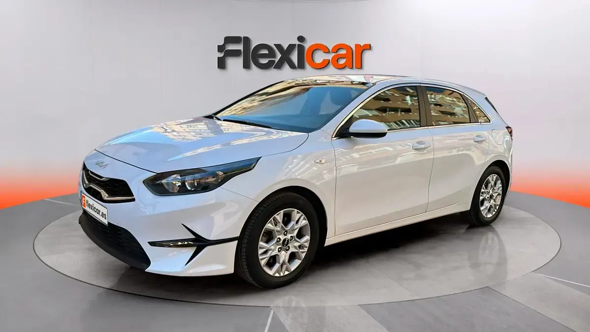 Usado Kia Ceed 101 CV (74 kW) 2022 Blanco Utilitario