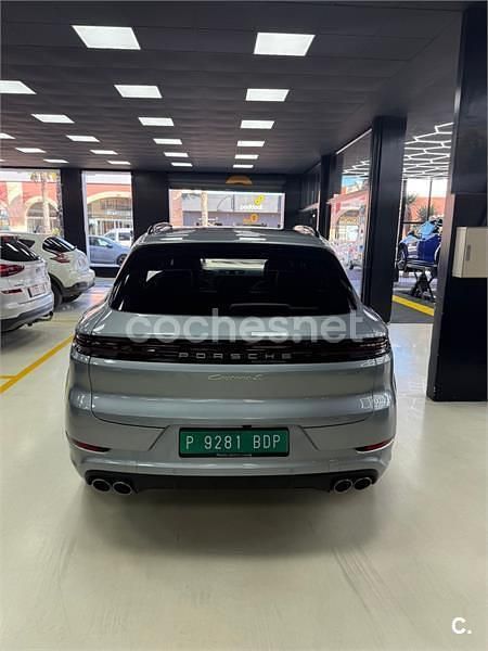 Usado Porsche Cayenne S E-Hybrid 519 CV (381 kW) 2024 Gris / plata SUV