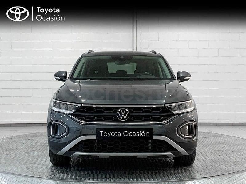 Usado VW T-Roc Life 110 CV (80 kW) 2022 Gris / plata SUV