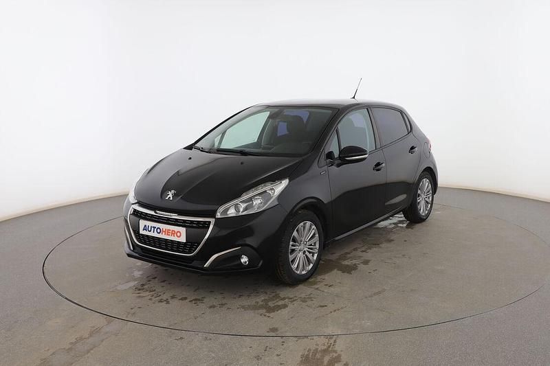 Negro Usado 2019 Peugeot 208 Signature Sky Utilitario | 7599 € (Precio justo) - Imagen 1/3
