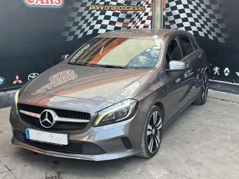 Usado Mercedes A200 Urban 136 CV (100 kW) 2016 Gris Utilitario
