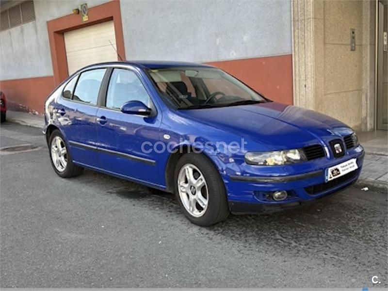Usado Seat Leon Sport 110 CV (80 kW) 2002 Azul Utilitario