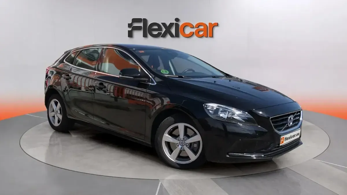 Usado Volvo V40 Inscription 150 HP (110 kW) 2016 Sedan