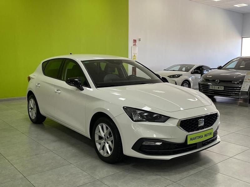 Usado Seat Leon Style 115 CV (84 kW) 2021 Blanco Berlina