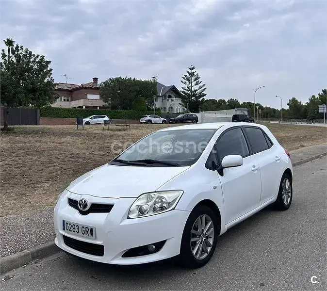 Usado Toyota Auris Active 90 CV (66 kW) 2009 Blanco Utilitario