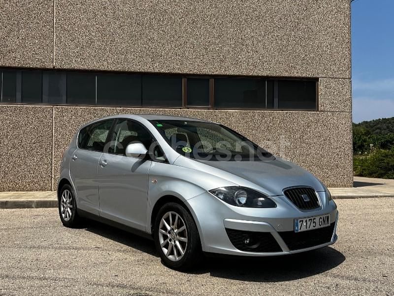 Gris / plata Usado 2009 Seat Altea Style Monovolumen | 5799 € (Precio justo) - Imagen 1/4