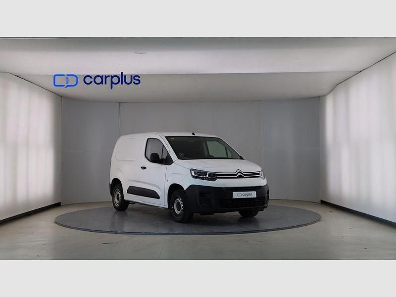 Usado Citroën Berlingo 76 CV (55 kW) 2021 Banquise blanco sólido Monovolumen
