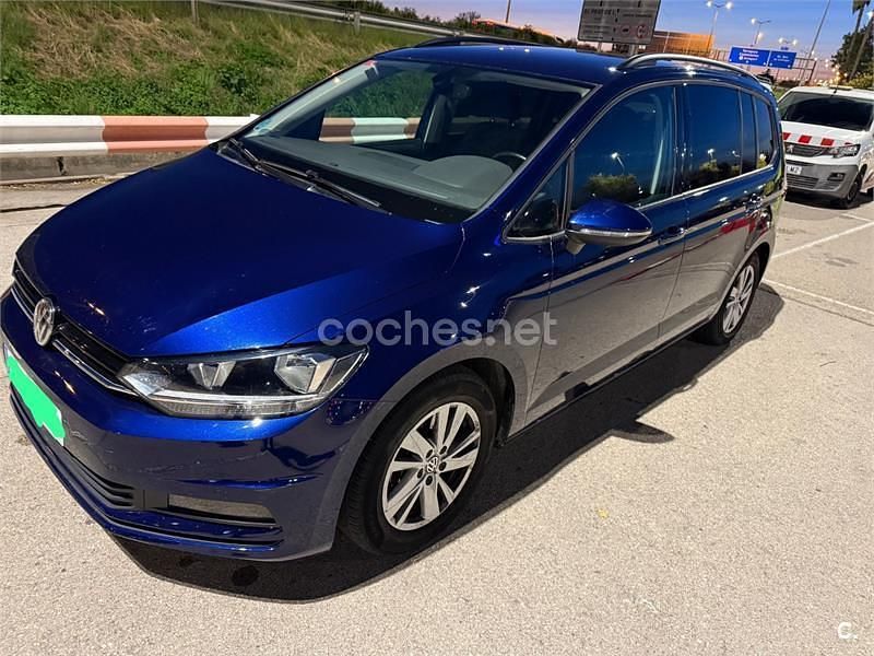 Azul Usado 2021 VW Touran Business Monovolumen | 25.900 € (Un poco caro) - Imagen 1/4