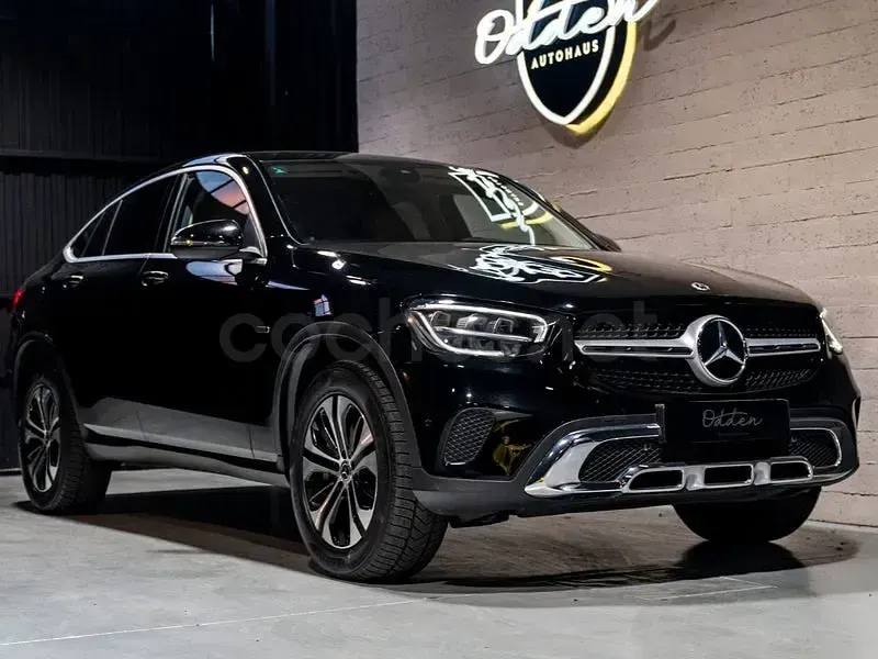 Usado Mercedes GLC300e 320 CV (235 kW) 2021 Negro SUV