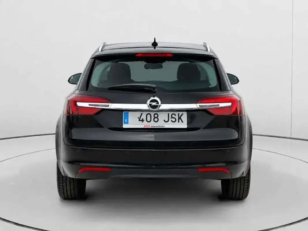 Usado Opel Insignia Business 136 CV (100 kW) 2016 Negro Familiar