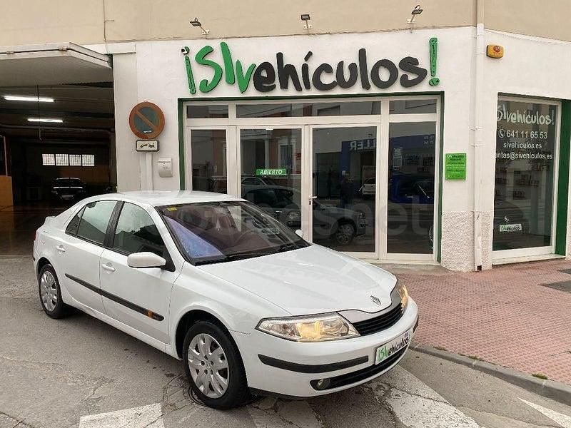Usado Renault Laguna II Dynamique 120 CV (88 kW) 2003 Blanco Berlina