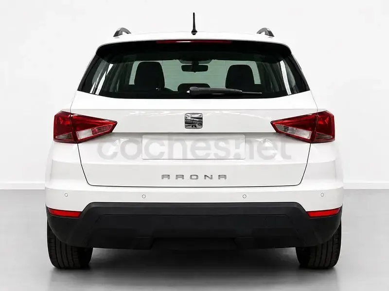 Usado Seat Arona Style 110 CV (80 kW) 2021 Blanco SUV
