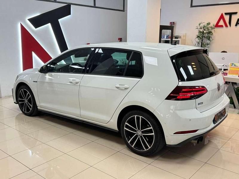 Usado VW Golf VII GTE 204 CV (150 kW) 2018 Blanco Utilitario