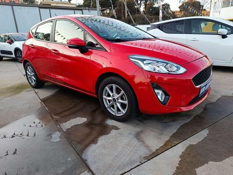 Rojo Usado 2019 Ford Fiesta Trend+ Utilitario | 11.250 € (Un poco caro) - Imagen 1/4