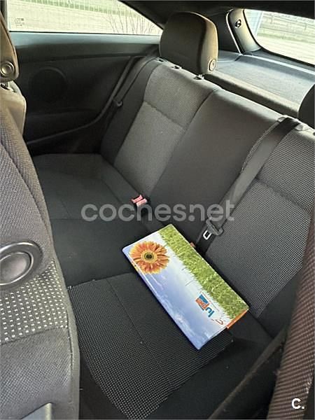 Usado Opel Astra GTC Cosmo 100 CV (73 kW) 2006 Blanco Berlina