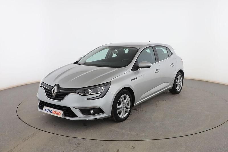 Usado Renault Mégane IV Business 110 CV (80 kW) 2017 Plata Berlina