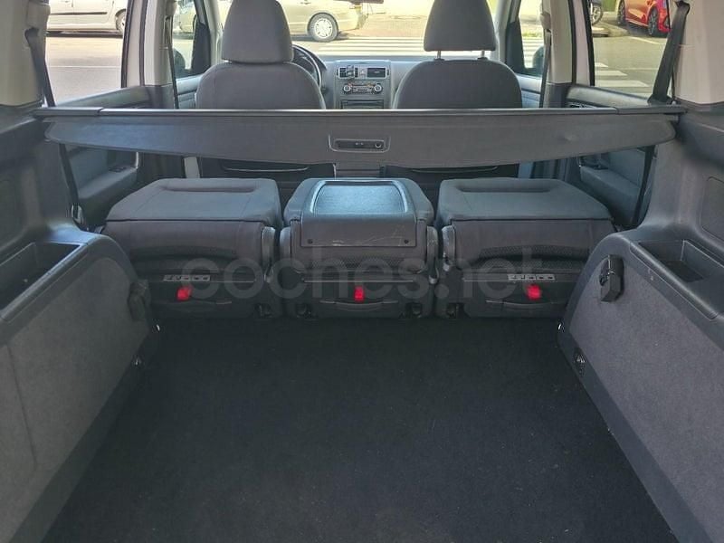 Usado VW Touran Advance 140 CV (102 kW) 2011 Blanco Monovolumen