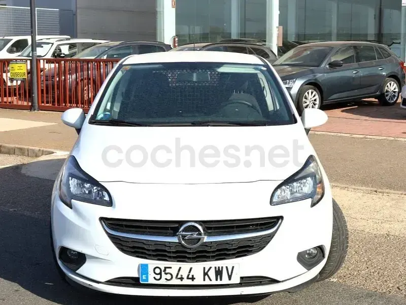 Usado Opel Corsa Selective 90 CV (66 kW) 2019 Blanco Utilitario