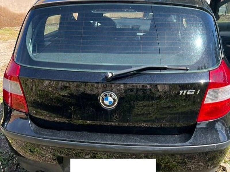 Usado BMW 116 122 CV (89 kW) 2009 Negro Utilitario