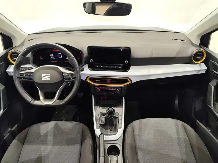 Usado Seat Arona Style 115 CV (84 kW) 2025 Gris SUV