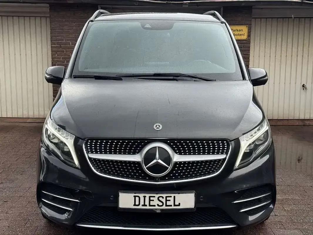 Usado Mercedes V300 Avantgarde 239 CV (175 kW) 2021 Negro Monovolumen