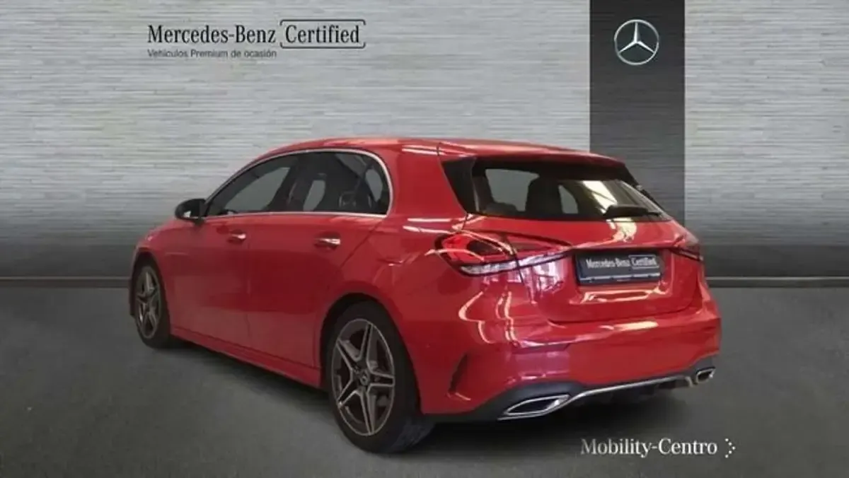 Usado Mercedes A180 136 CV (100 kW) 2019 Rojo Berlina