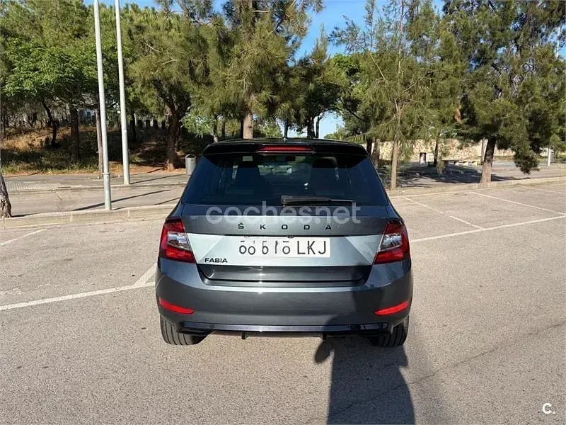 Usado Skoda Fabia Monte Carlo 110 CV (80 kW) 2020 Gris / plata Utilitario