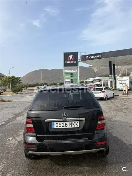Usado Mercedes ML320 224 CV (164 kW) 2009 Negro SUV