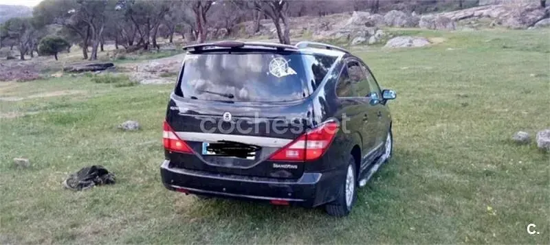 Usado SsangYong Rodius 165 CV (121 kW) 2007 Negro Monovolumen