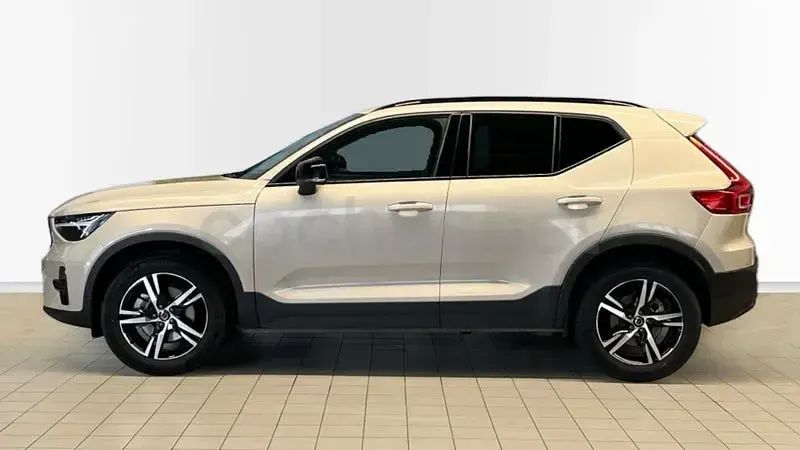 Usado Volvo XC40 Plus 163 CV (119 kW) 2025 Marrón SUV