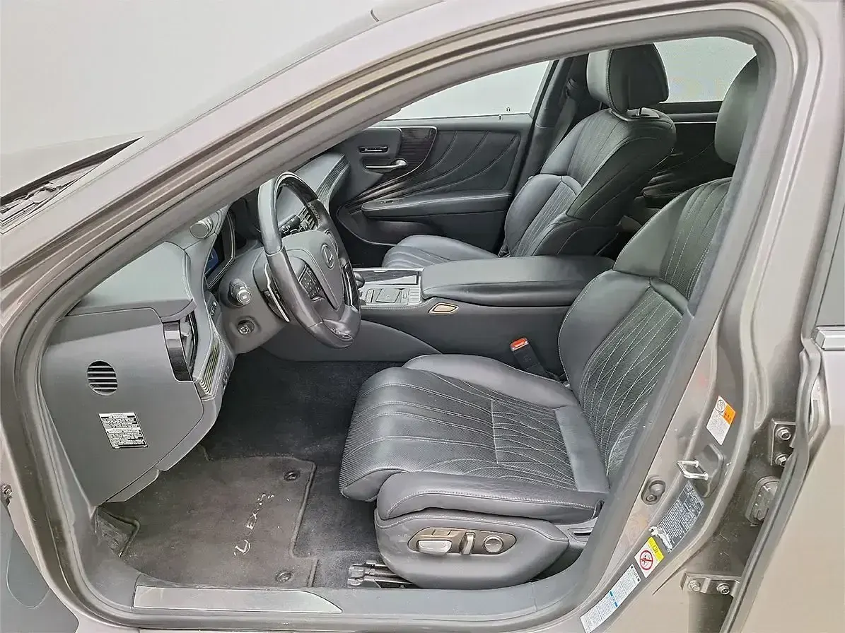 Usado Lexus LS500h Executive Line 363 CV (266 kW) 2018 Gris Berlina