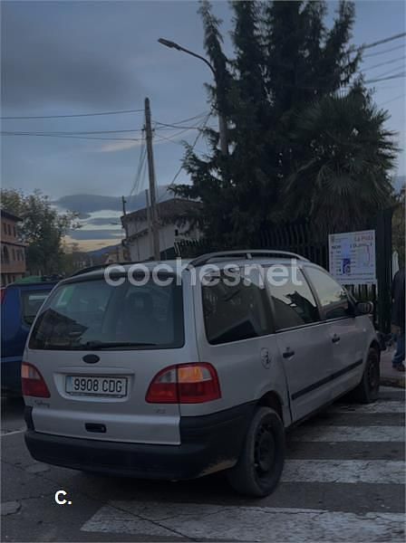 Usado Ford Galaxy Trend 115 CV (84 kW) 2003 Gris / plata Monovolumen