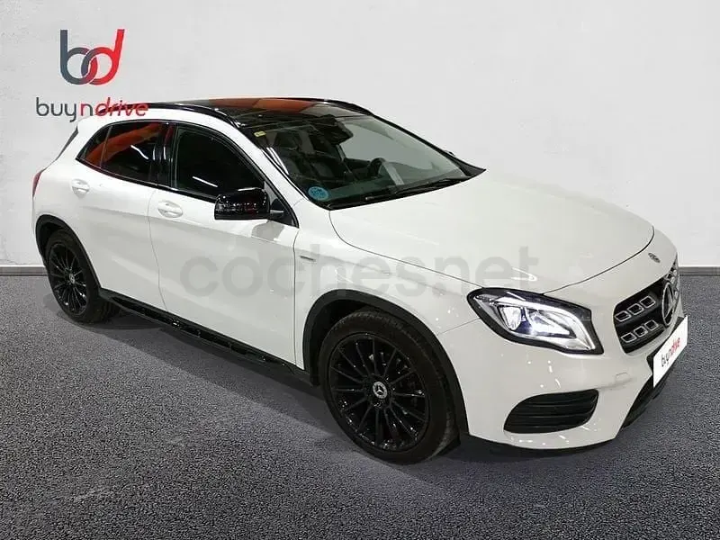 Usado Mercedes GLA180 122 CV (89 kW) 2020 Blanco SUV