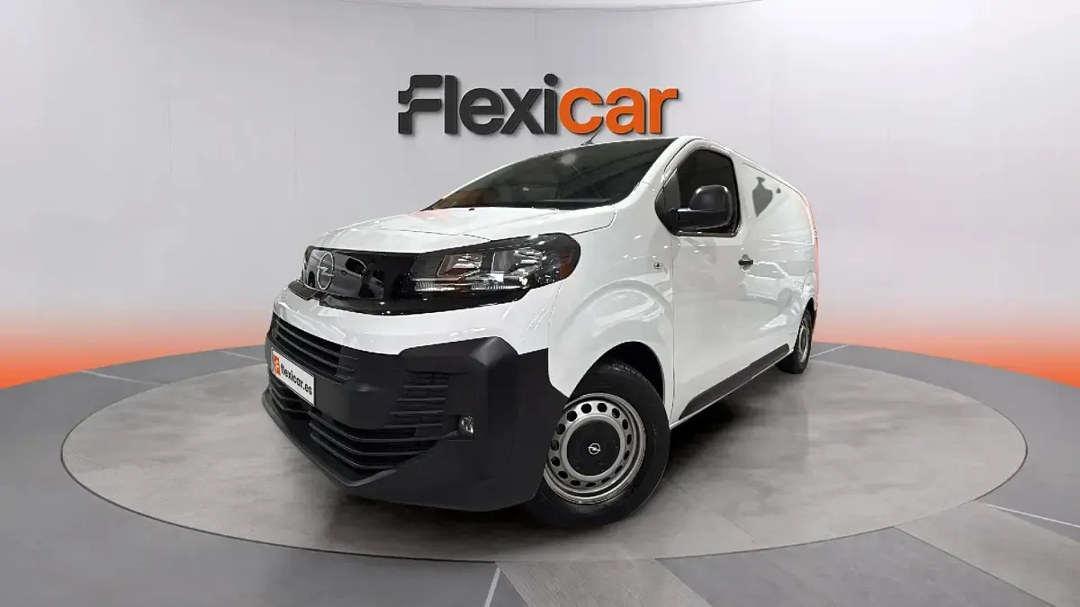 Usado Opel Vivaro-e Combi 120 CV (88 kW) 2025 Blanco Monovolumen