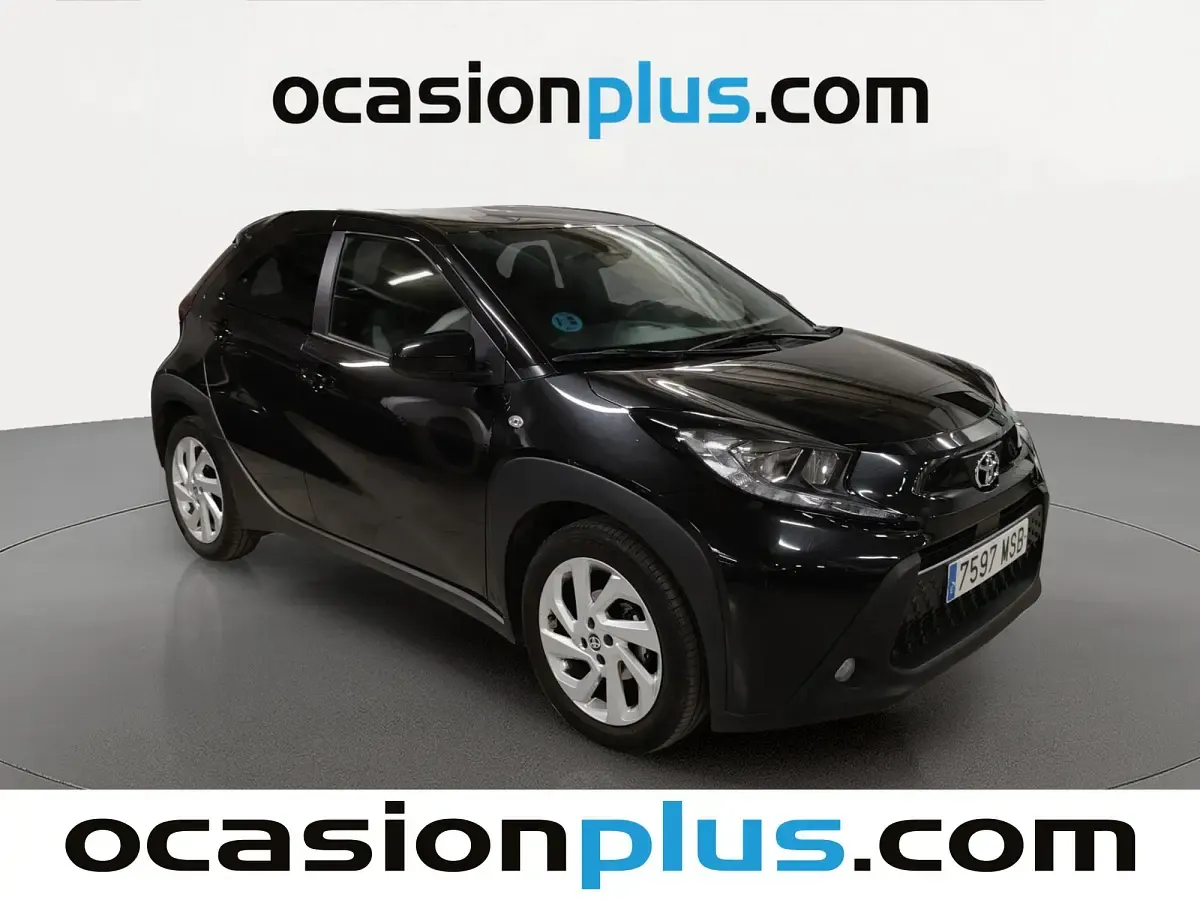 Usado Toyota Aygo X Play 72 CV (52 kW) 2024 Negro SUV