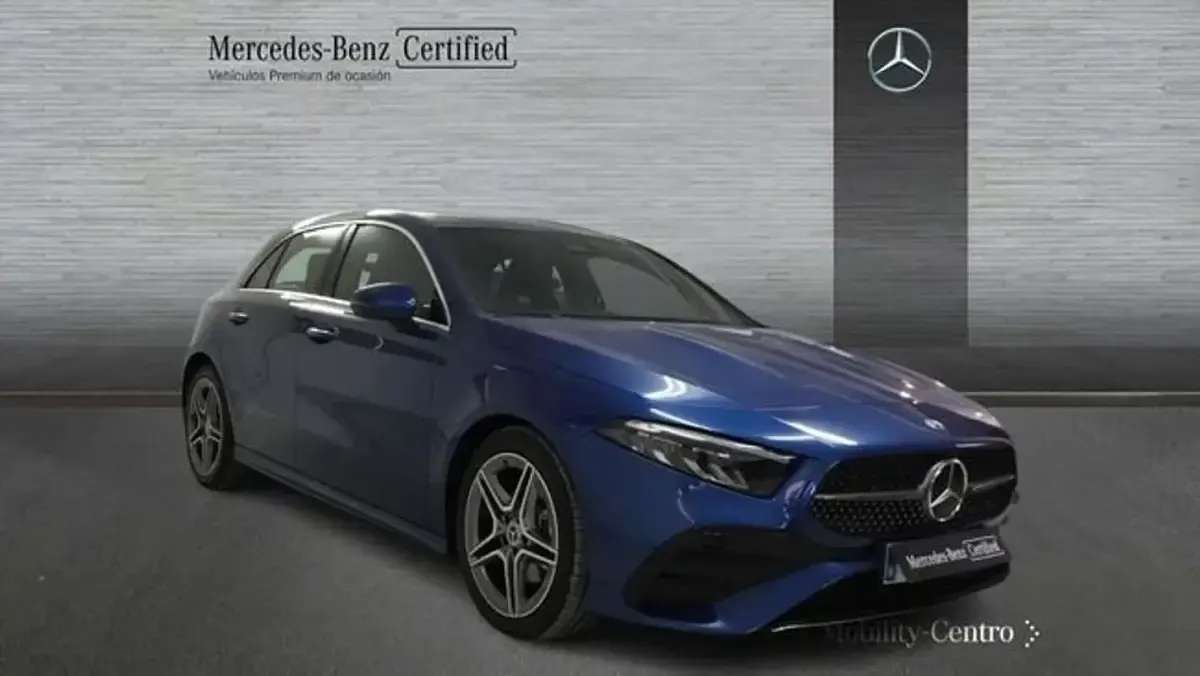 Usado Mercedes A180 109 CV (80 kW) 2024 Azul Utilitario