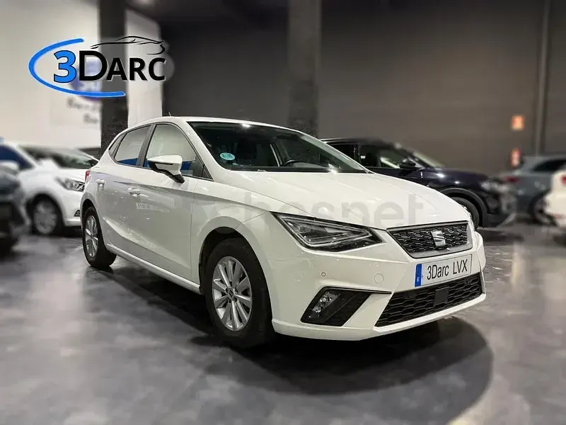 Usado Seat Ibiza Style Plus 110 CV (80 kW) 2022 Blanco Utilitario