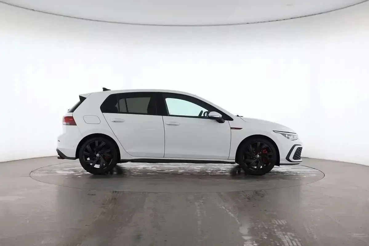 Usado VW Golf VIII GTI 245 CV (180 kW) 2023 Blanco Utilitario