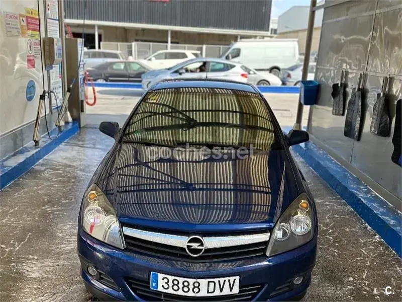 Usado Opel Astra GTC Enjoy 105 CV (77 kW) 2006 Azul Berlina