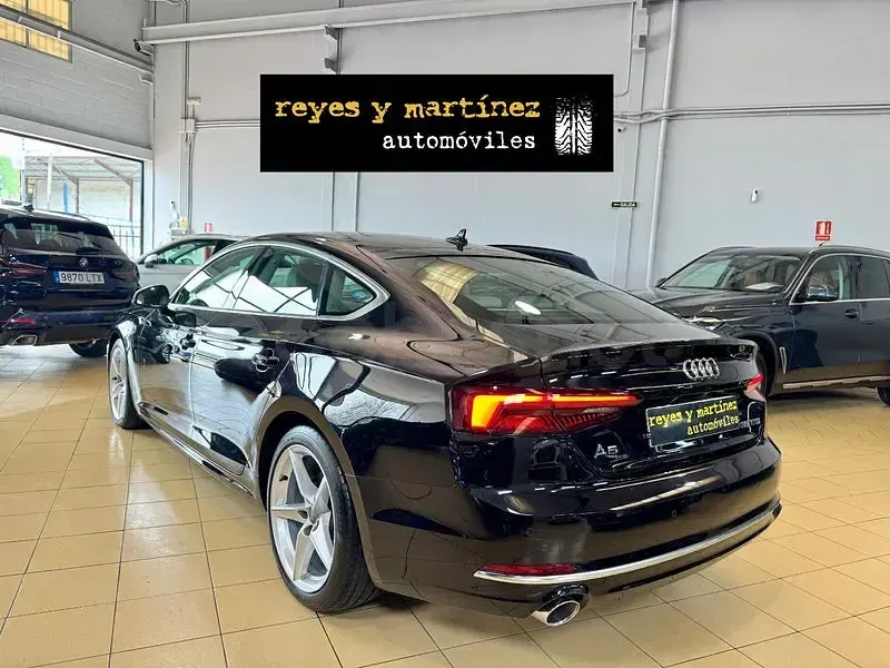 Käytetty Audi A5 Sportback Sport 150 HP (110 kW) 2020 Musta Viistoperä