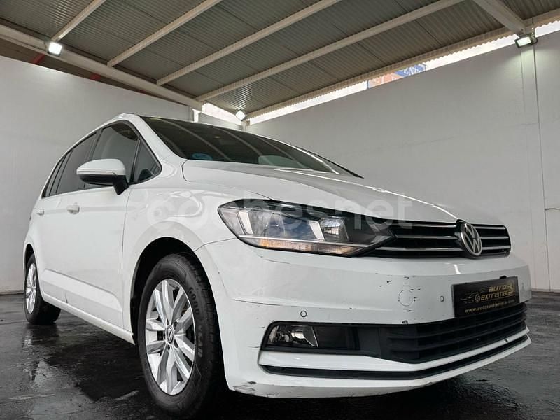 Usado VW Touran Advance 115 CV (84 kW) 2018 Blanco Monovolumen